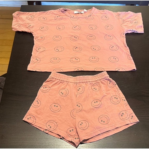 Indy & Pippa Other - Indy + Pippa Kids Pink Smiley Face Print 2 Piece T-Shirt and Shorts Set